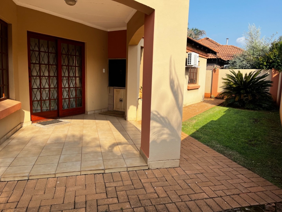 To Let 2 Bedroom Property for Rent in Melodie North West